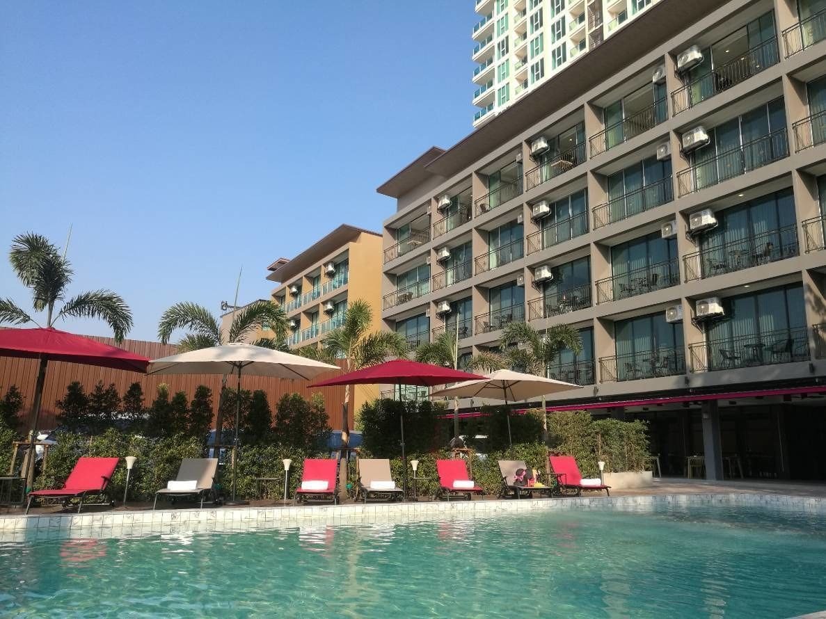Glow Inn South Патая Екстериор снимка